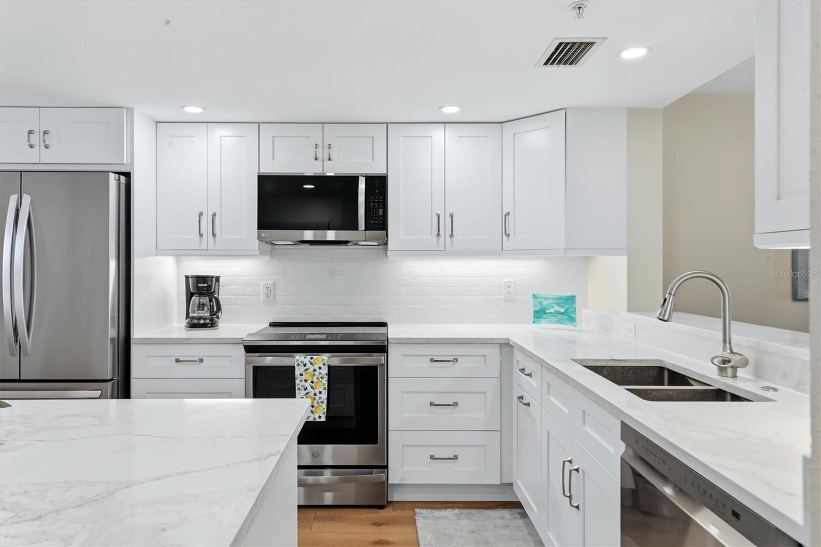 9320 CLUBSIDE CIR #2209 — photo 10