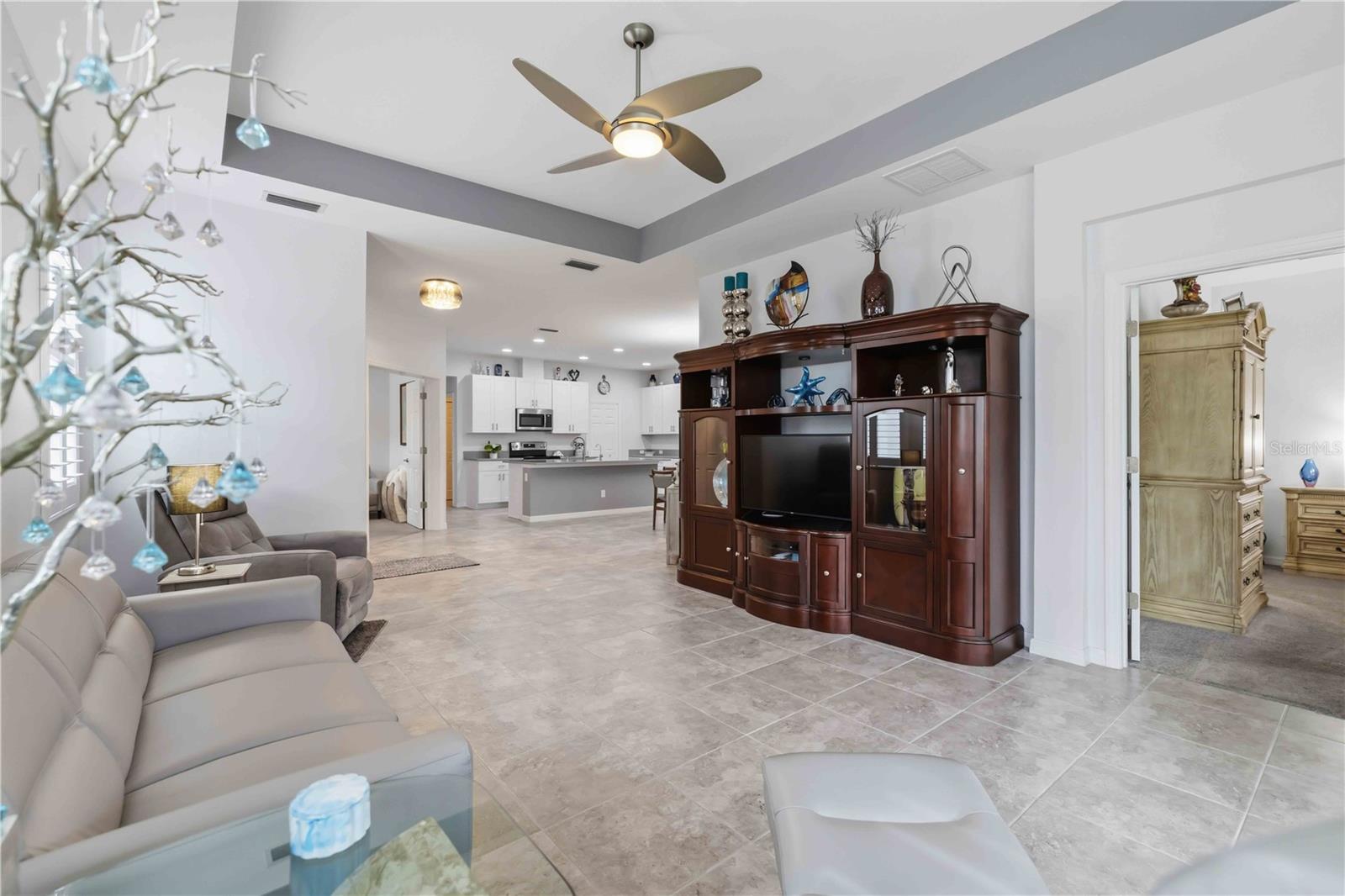 8512 CACHE DR — photo 11