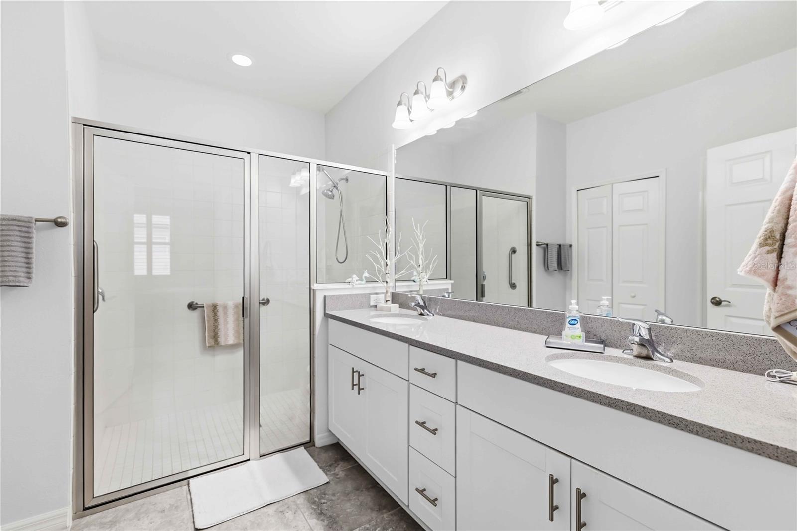 8512 CACHE DR — photo 31