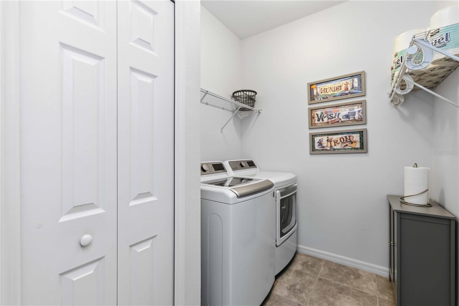8512 CACHE DR — photo 32