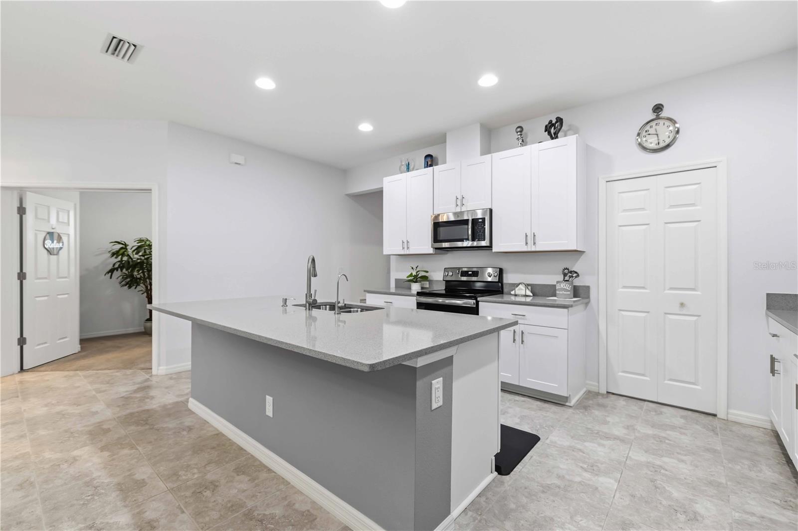 8512 CACHE DR — photo 19