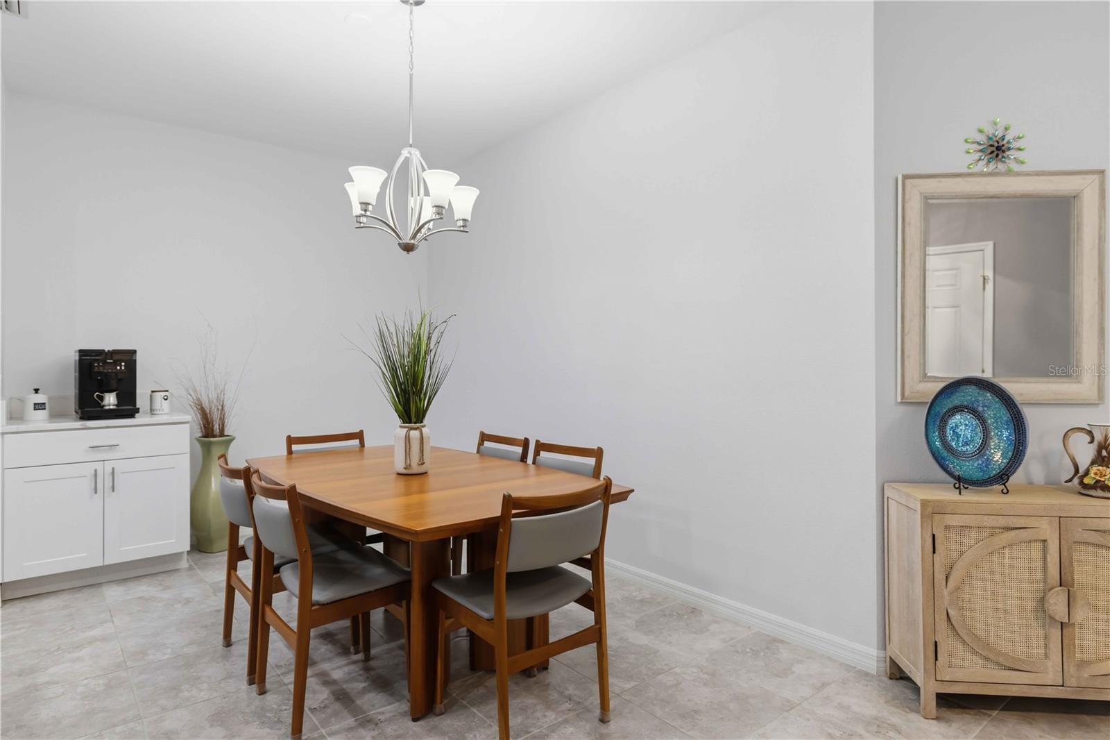 8512 CACHE DR — photo 16