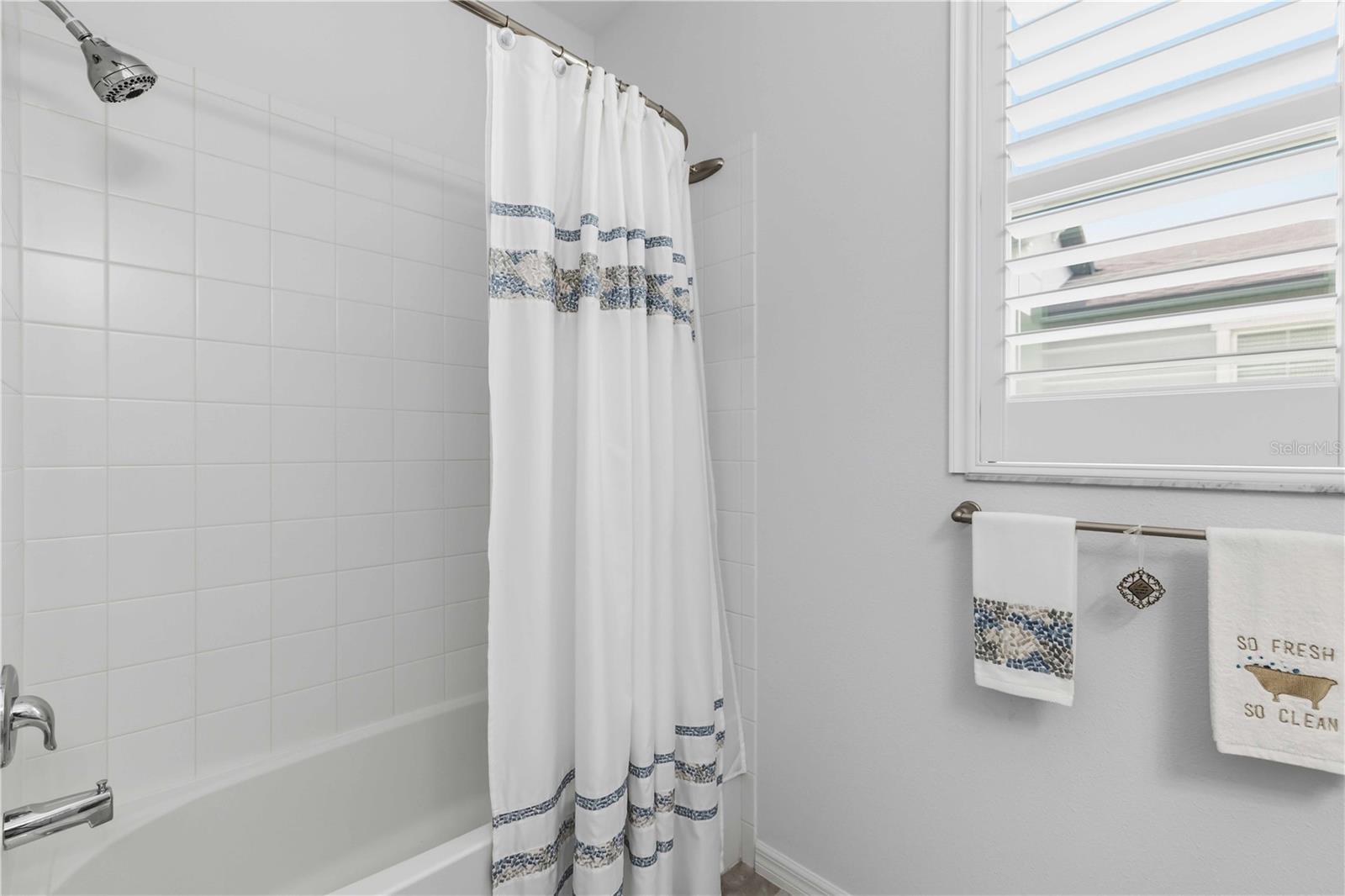 8512 CACHE DR — photo 33