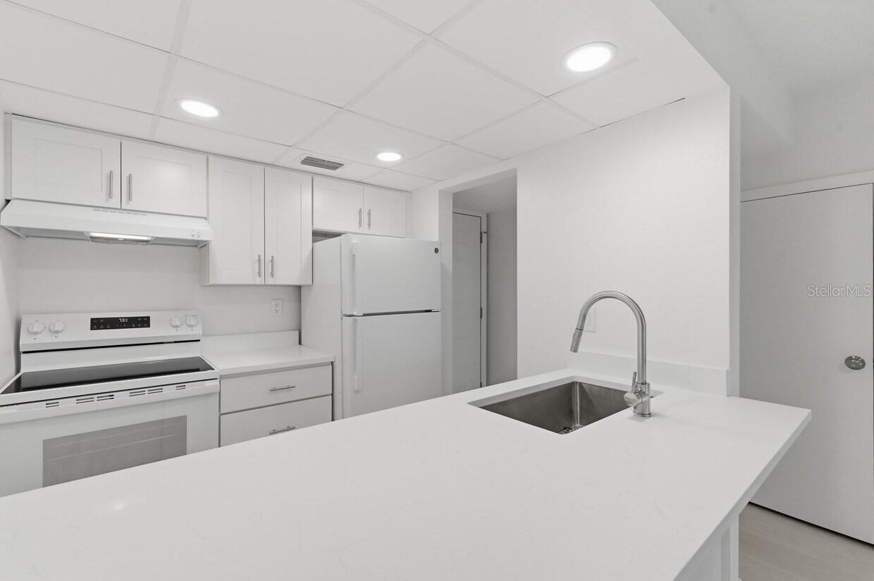 1100 TURNER ST — photo 11