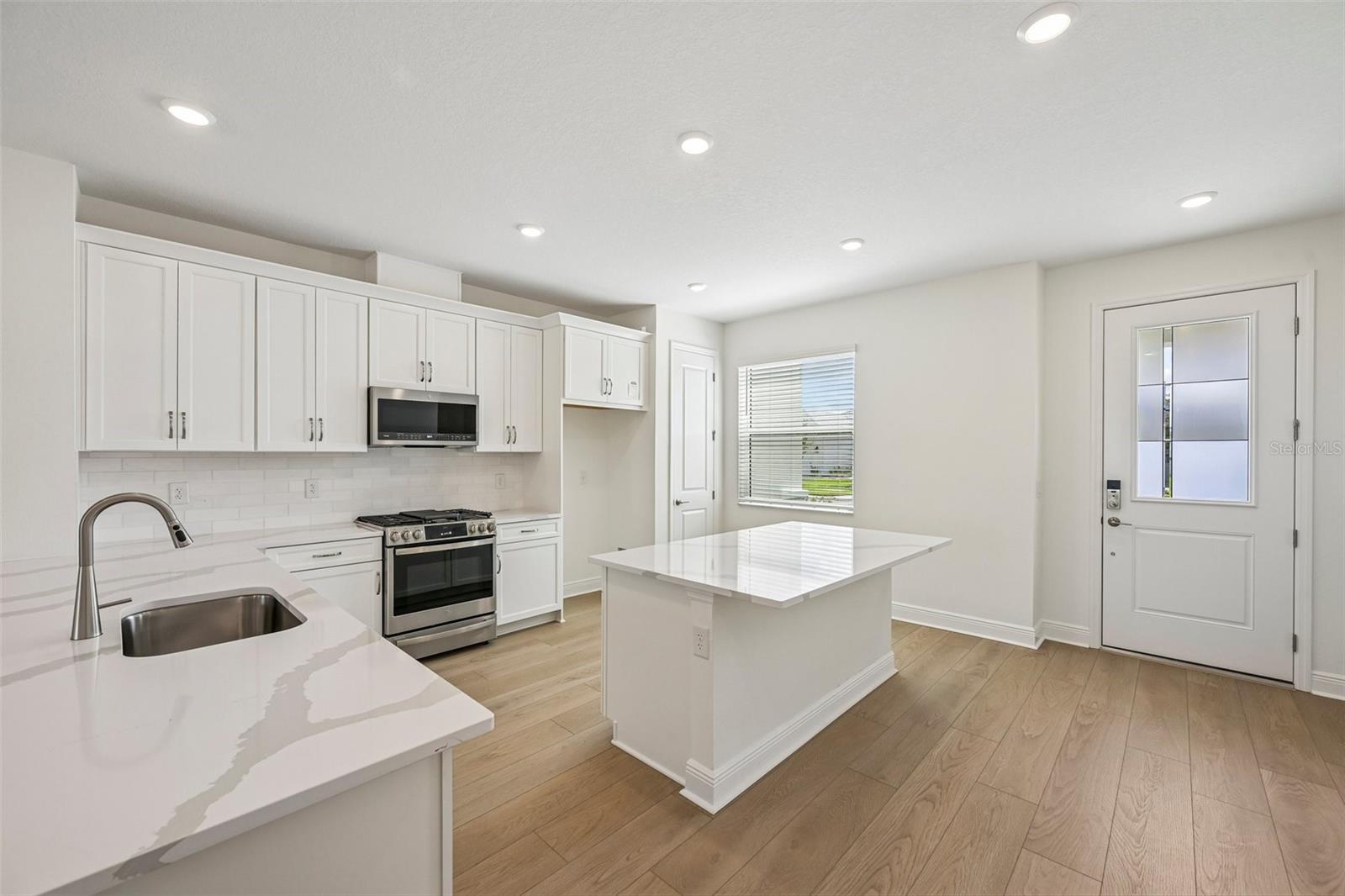 4458 SUNSET GARDEN ST — photo 5