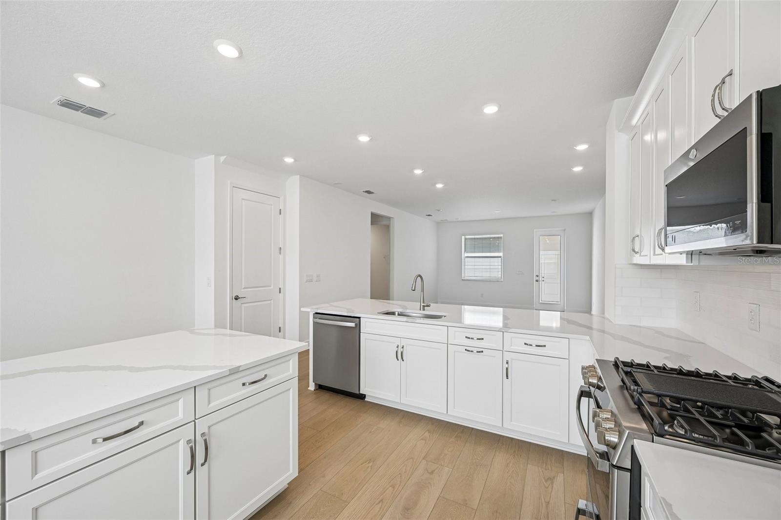4458 SUNSET GARDEN ST — photo 8