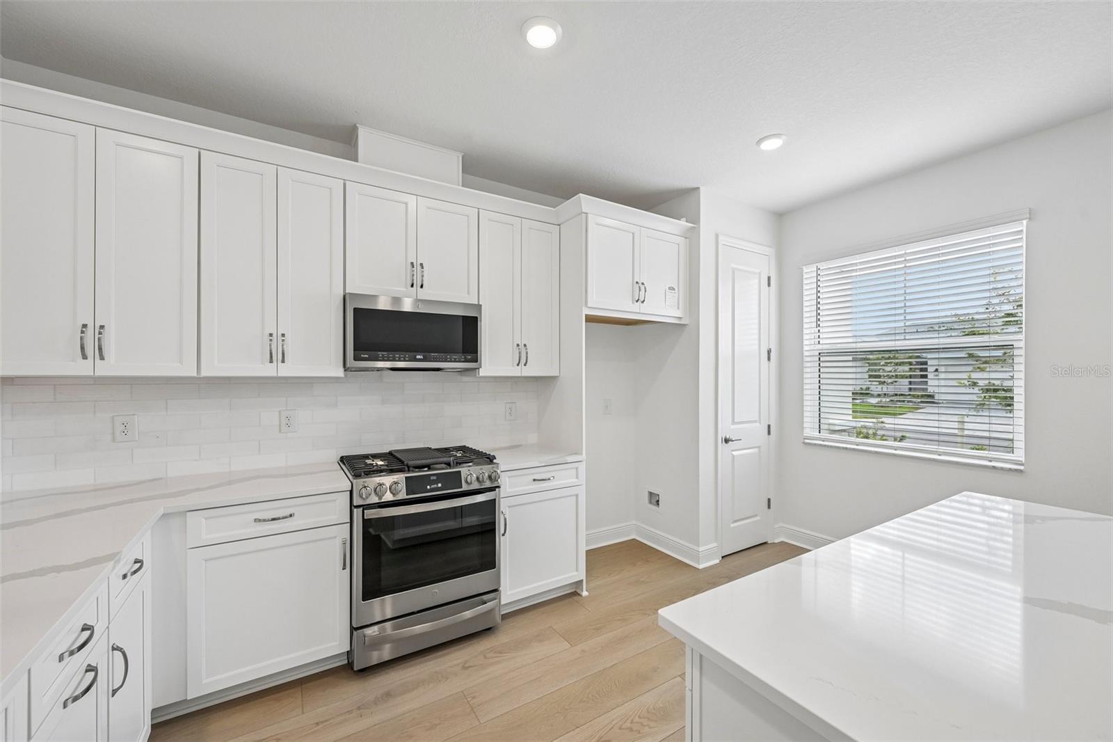 4458 SUNSET GARDEN ST — photo 7