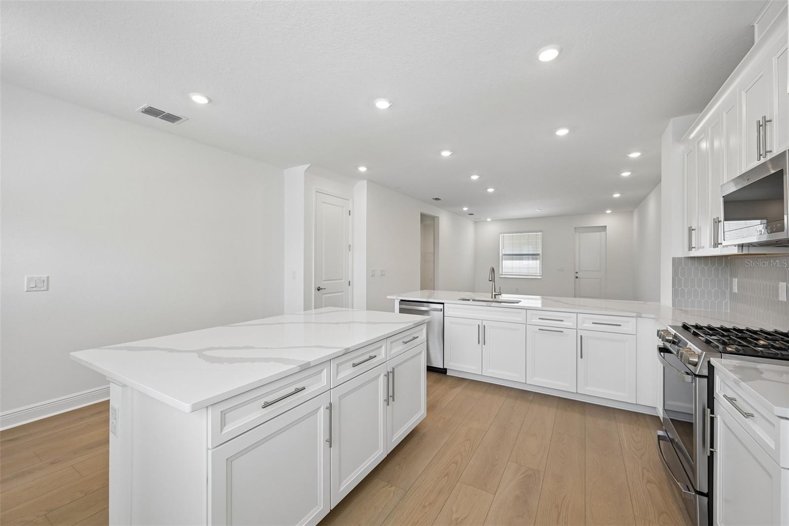 4442 SUNSET GARDEN ST — photo 6