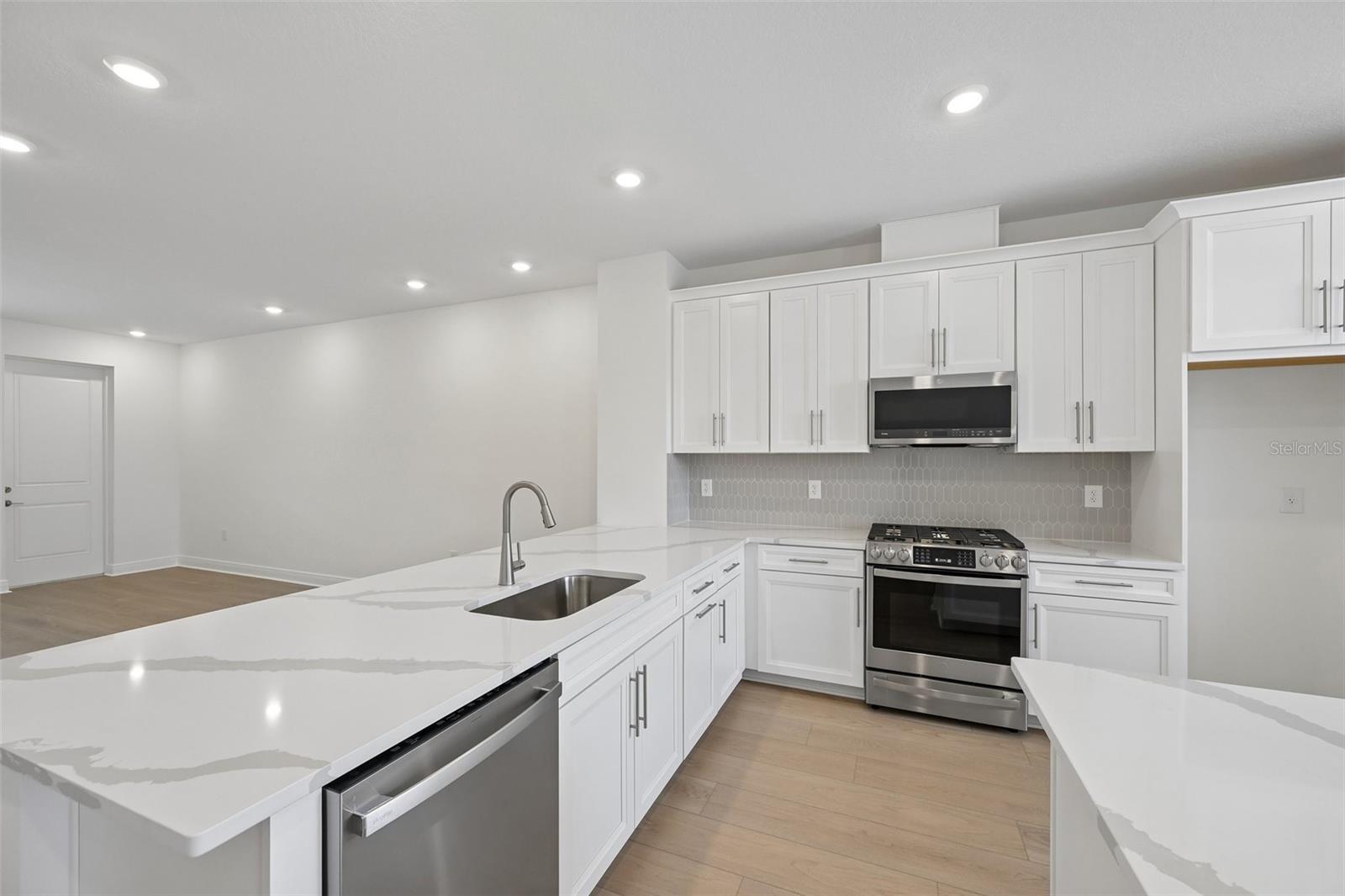 4442 SUNSET GARDEN ST — photo 9