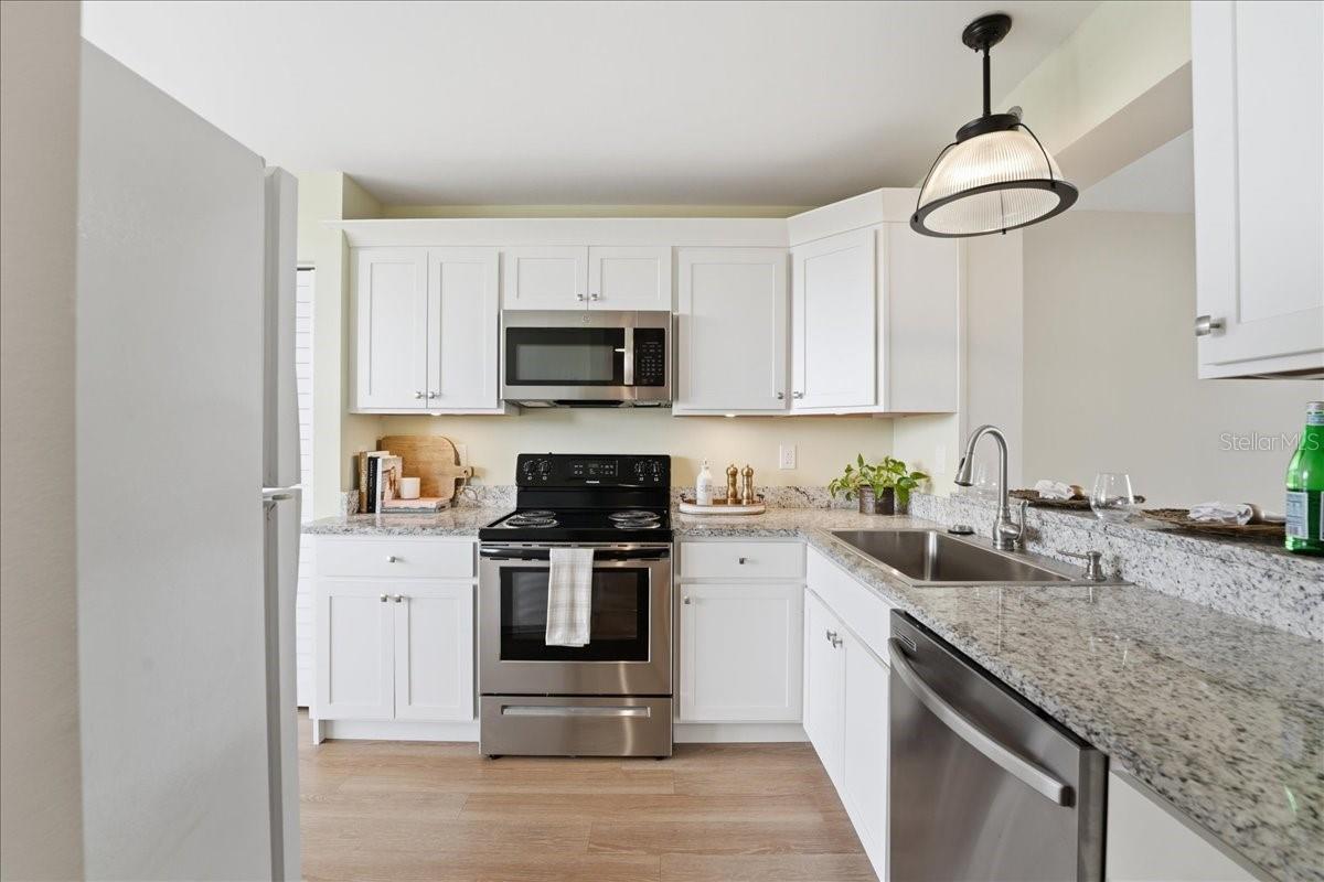 4550 PINEBROOK CIR #506 — photo 3