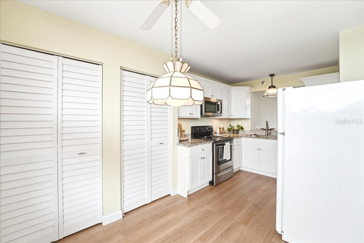4550 PINEBROOK CIR #506 — photo 4
