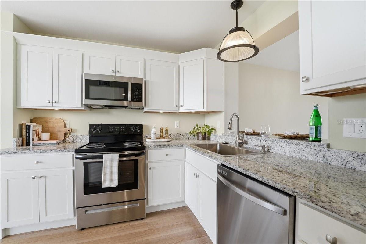 4550 PINEBROOK CIR #506 — photo 2