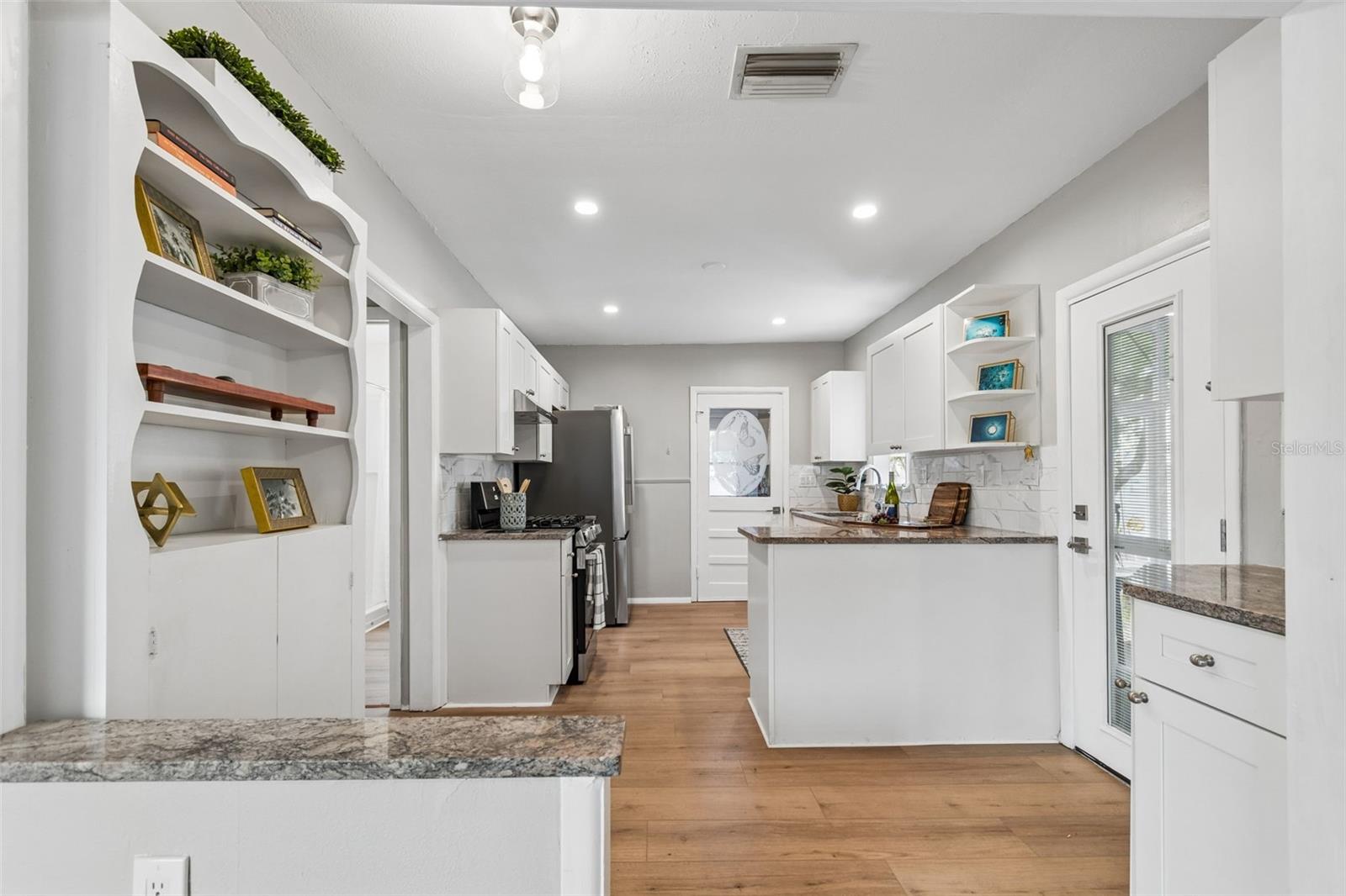 1004 WASHINGTON AVE — photo 6