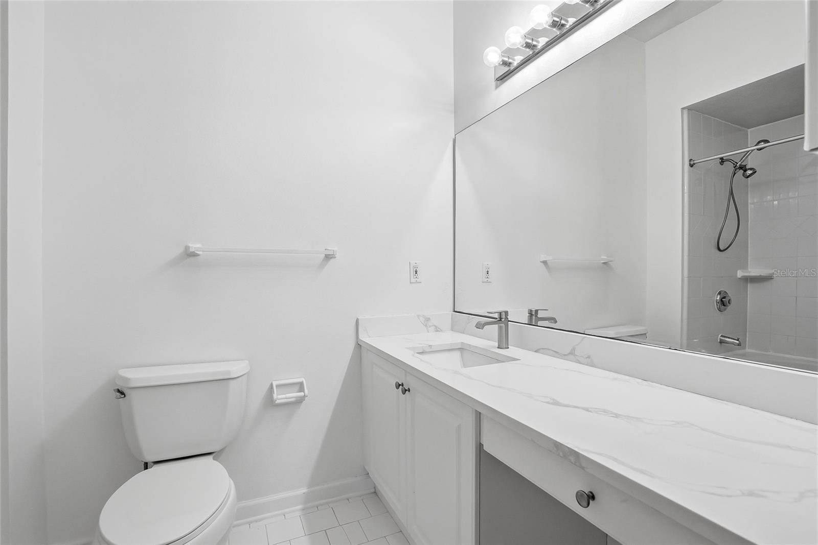 809 S OREGON AVE #B — photo 19