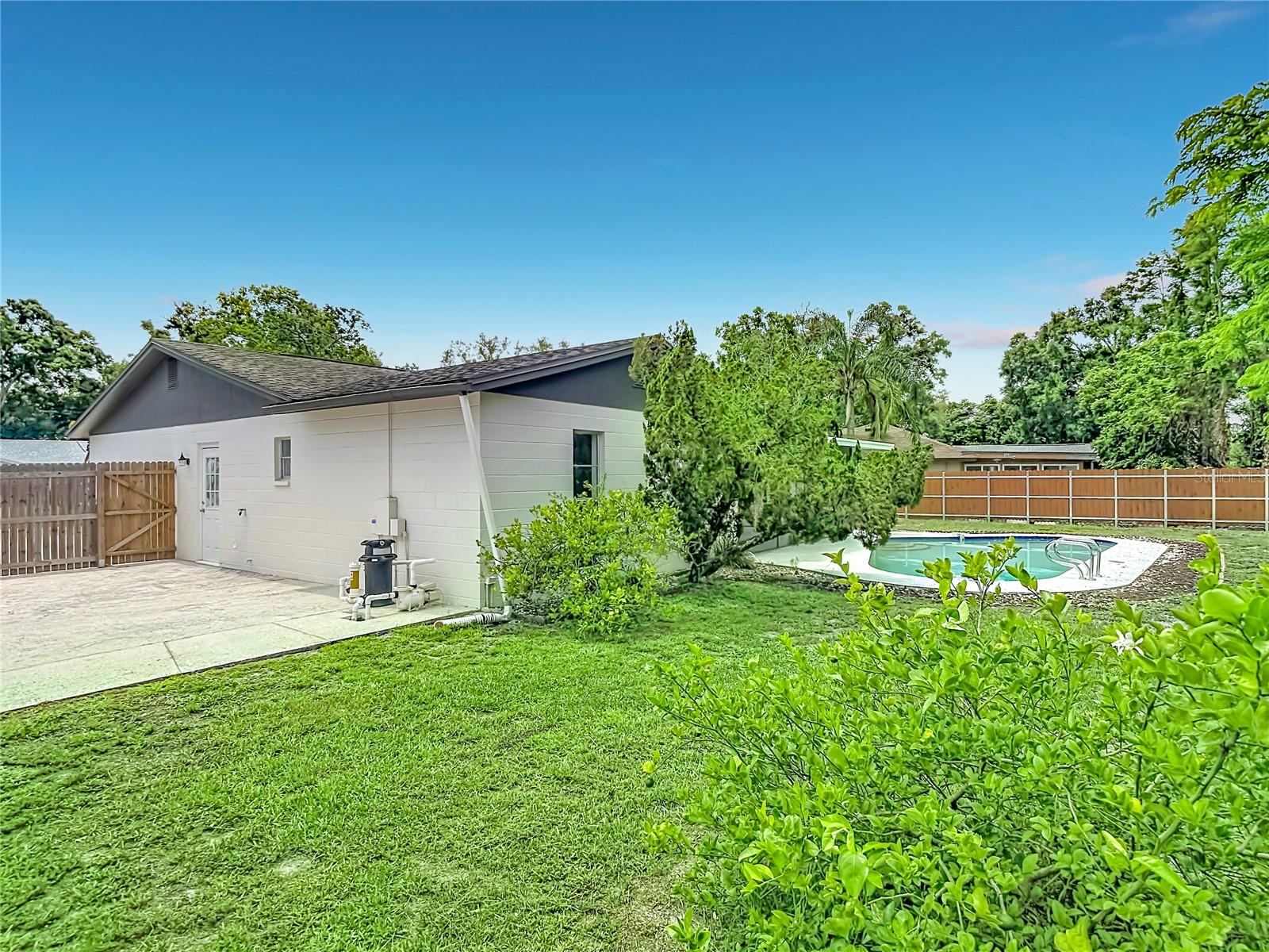 4321 FOXGLEN LN — photo 65