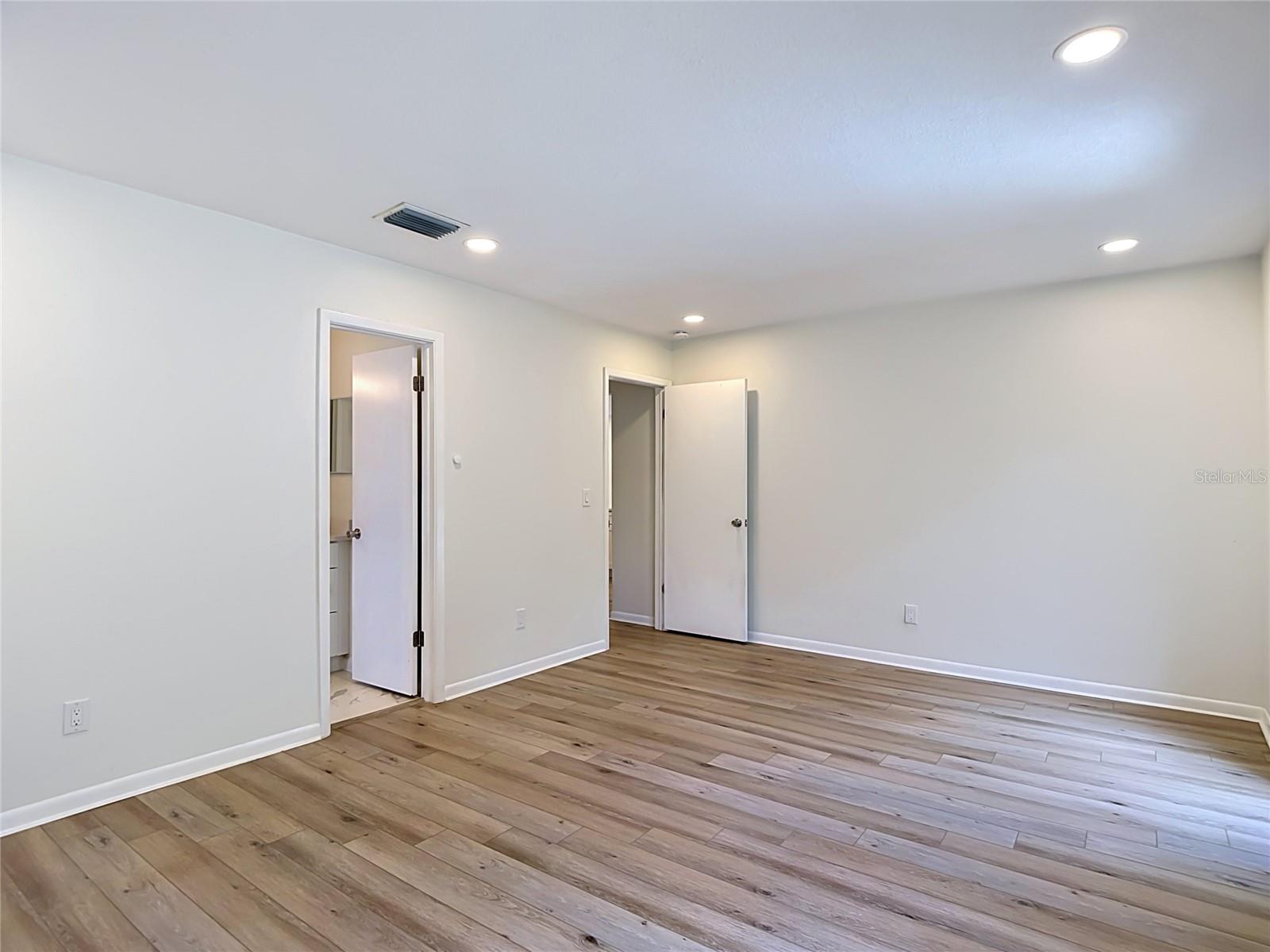 4321 FOXGLEN LN — photo 35