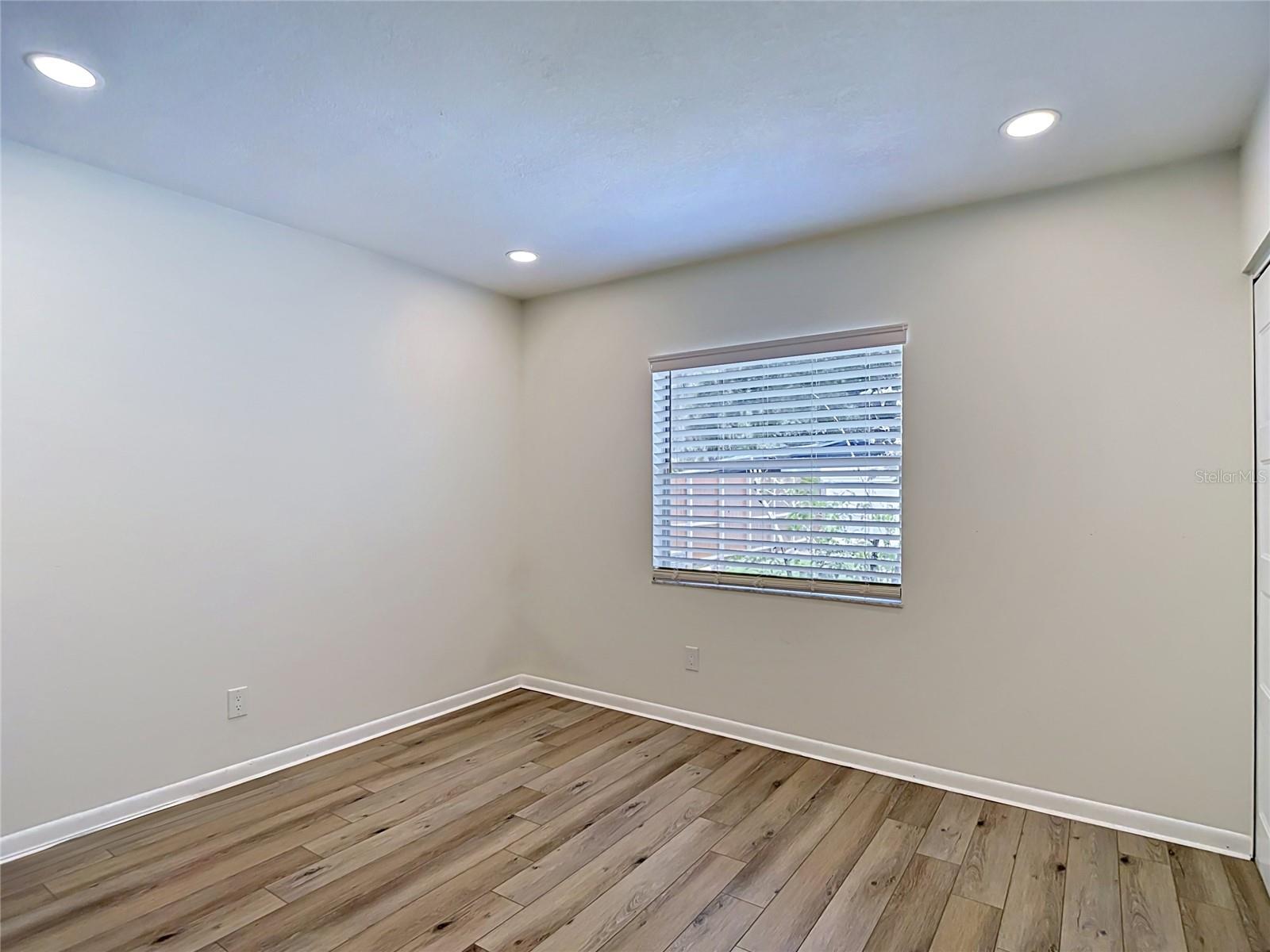 4321 FOXGLEN LN — photo 41