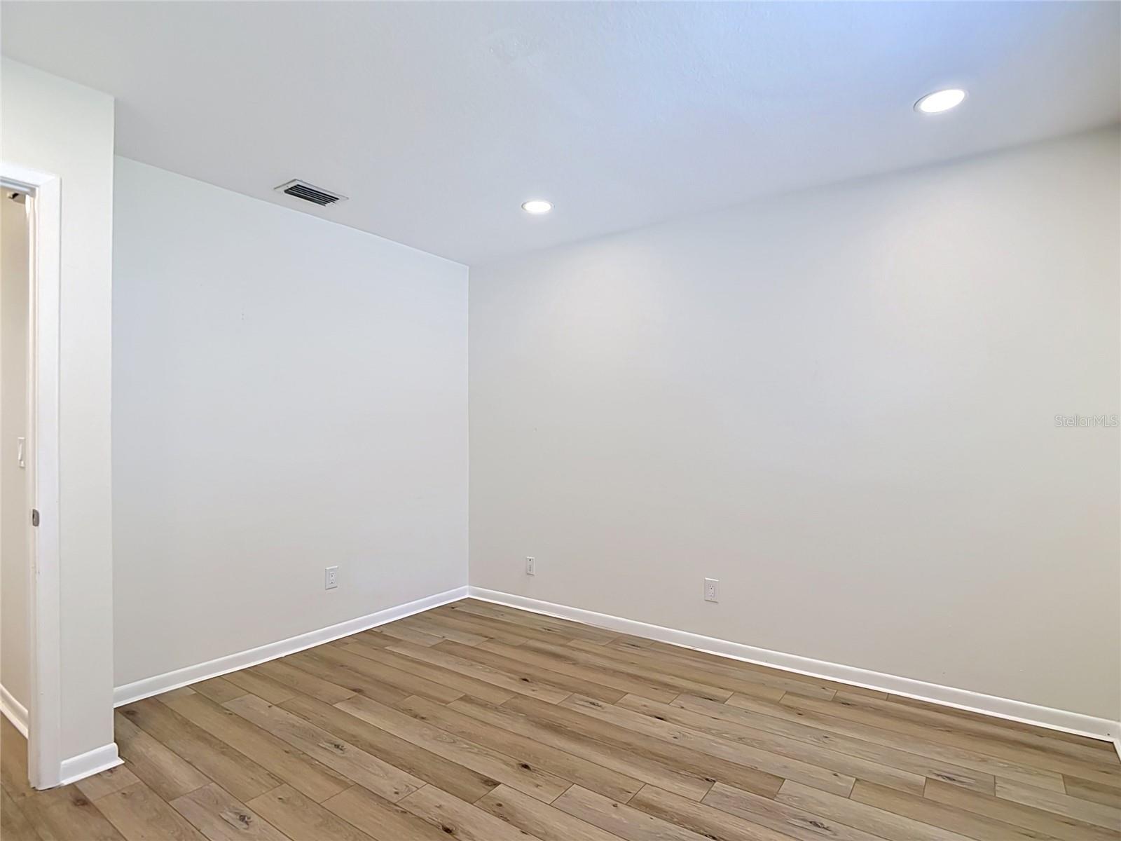 4321 FOXGLEN LN — photo 42