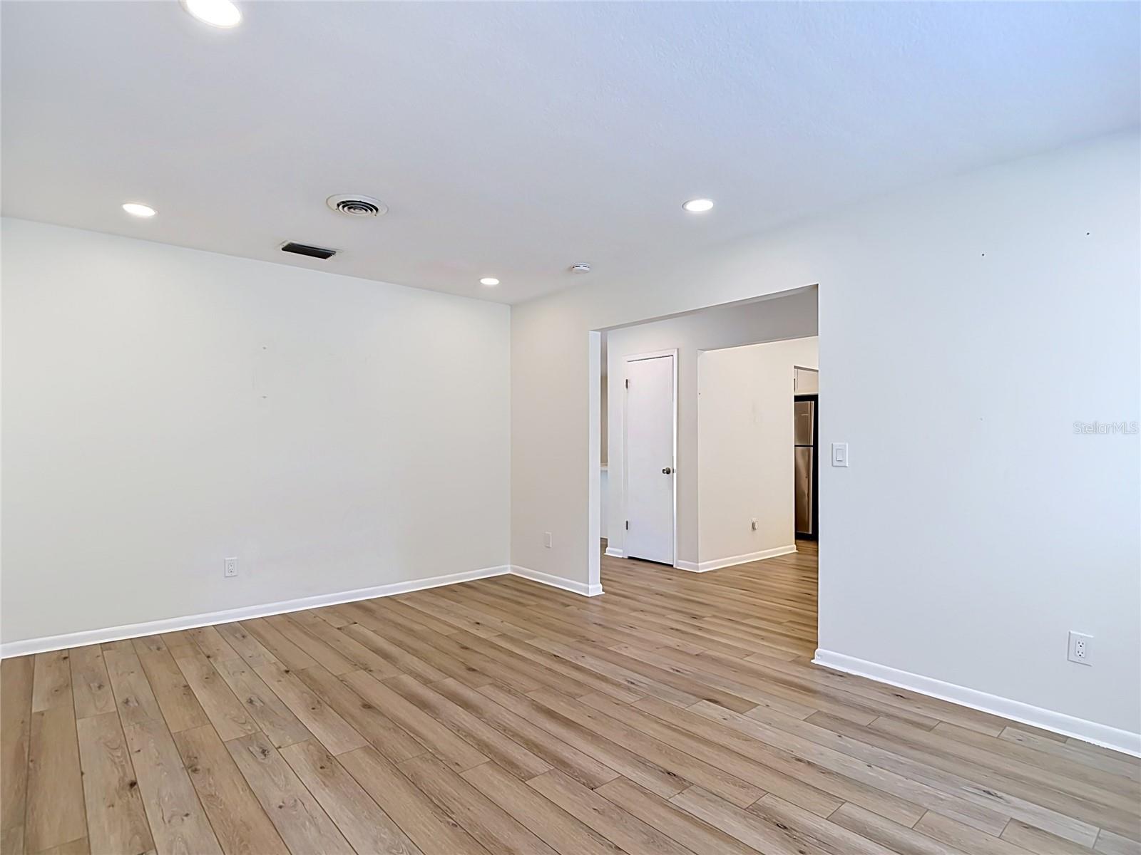 4321 FOXGLEN LN — photo 16