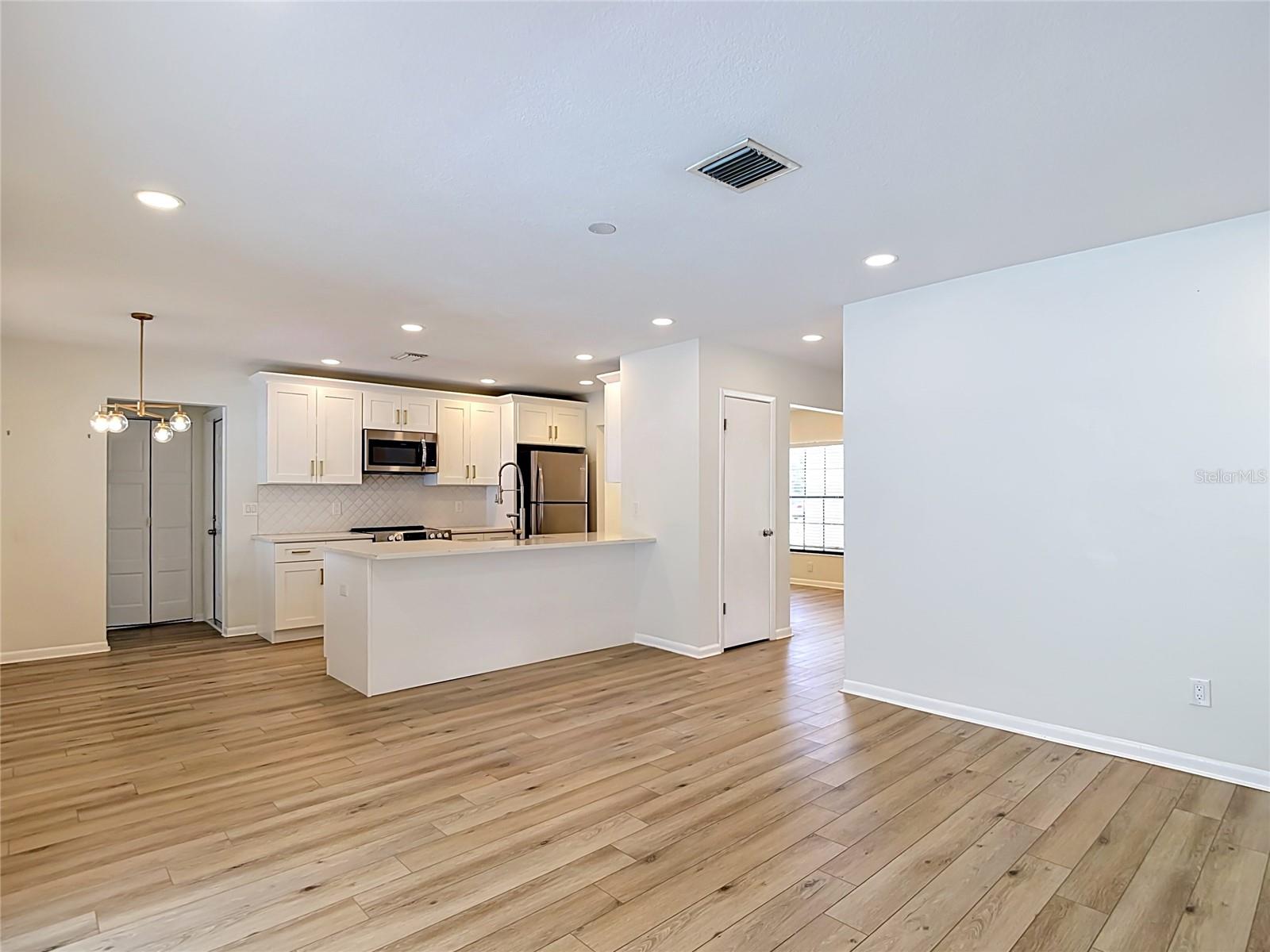 4321 FOXGLEN LN — photo 32
