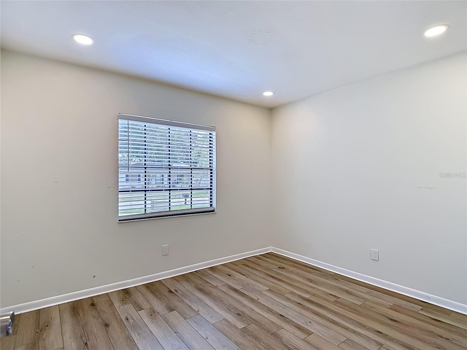 4321 FOXGLEN LN — photo 46