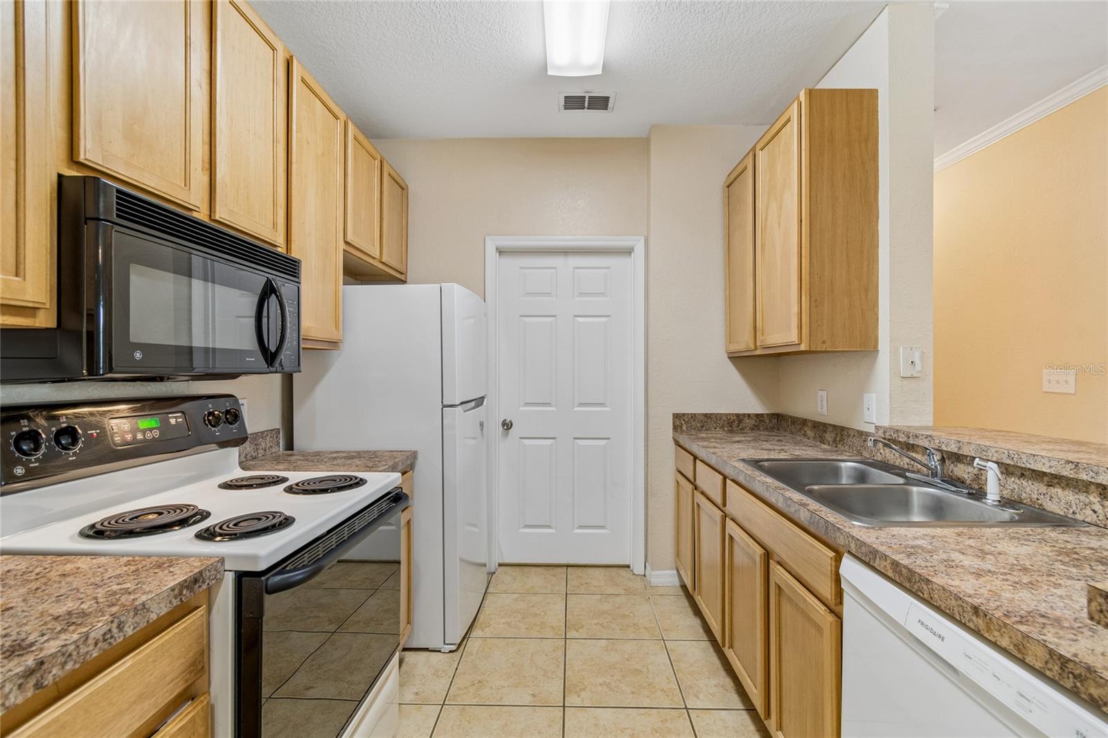 10203 COURTNEY PALMS BLVD #103 — photo 16