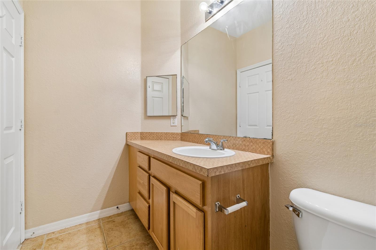 10203 COURTNEY PALMS BLVD #103 — photo 31