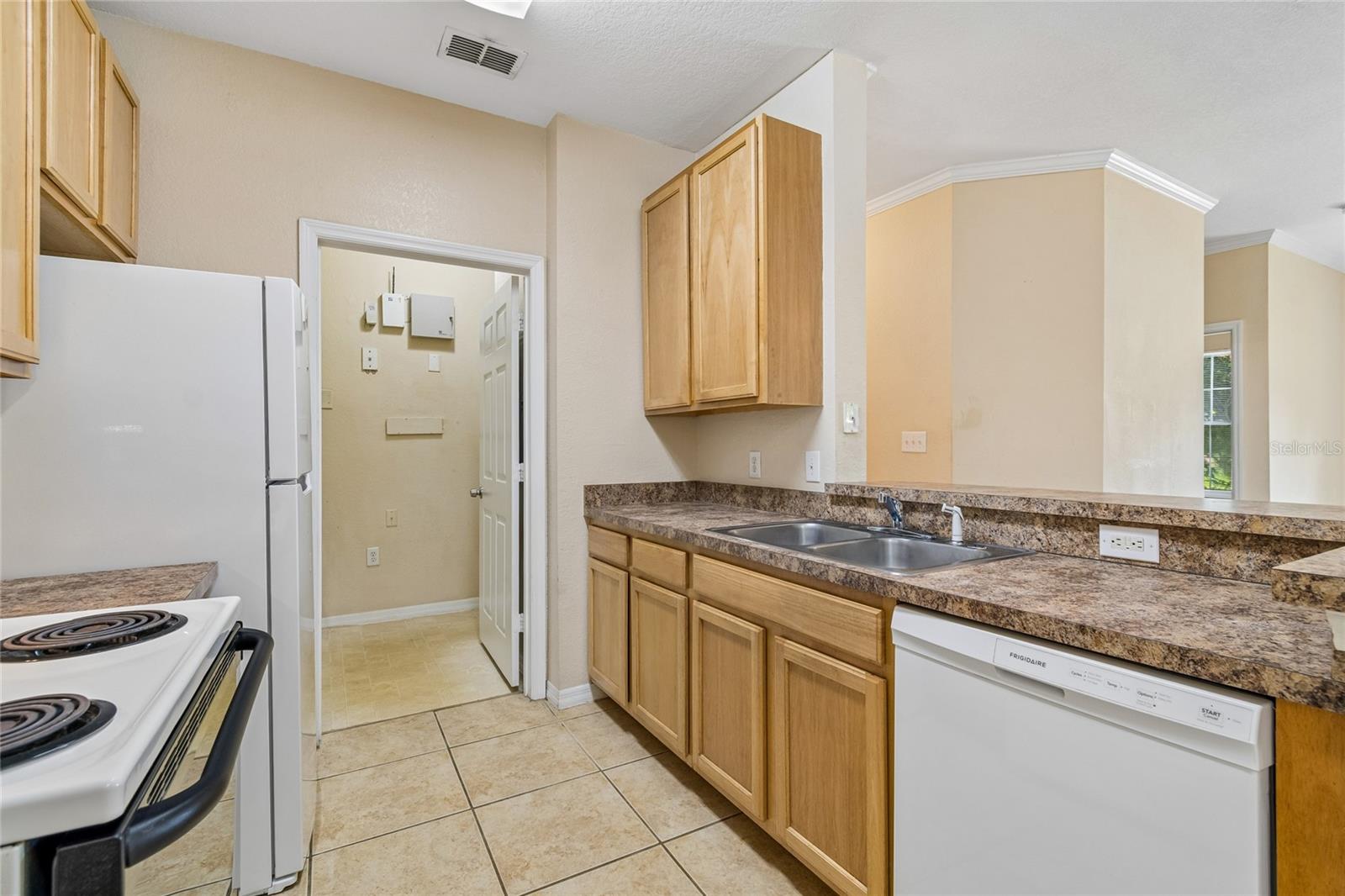 10203 COURTNEY PALMS BLVD #103 — photo 15