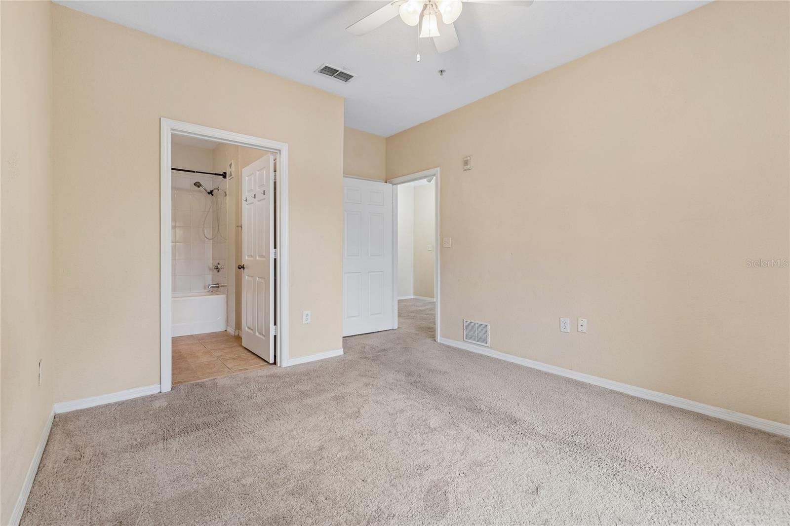 10203 COURTNEY PALMS BLVD #103 — photo 21