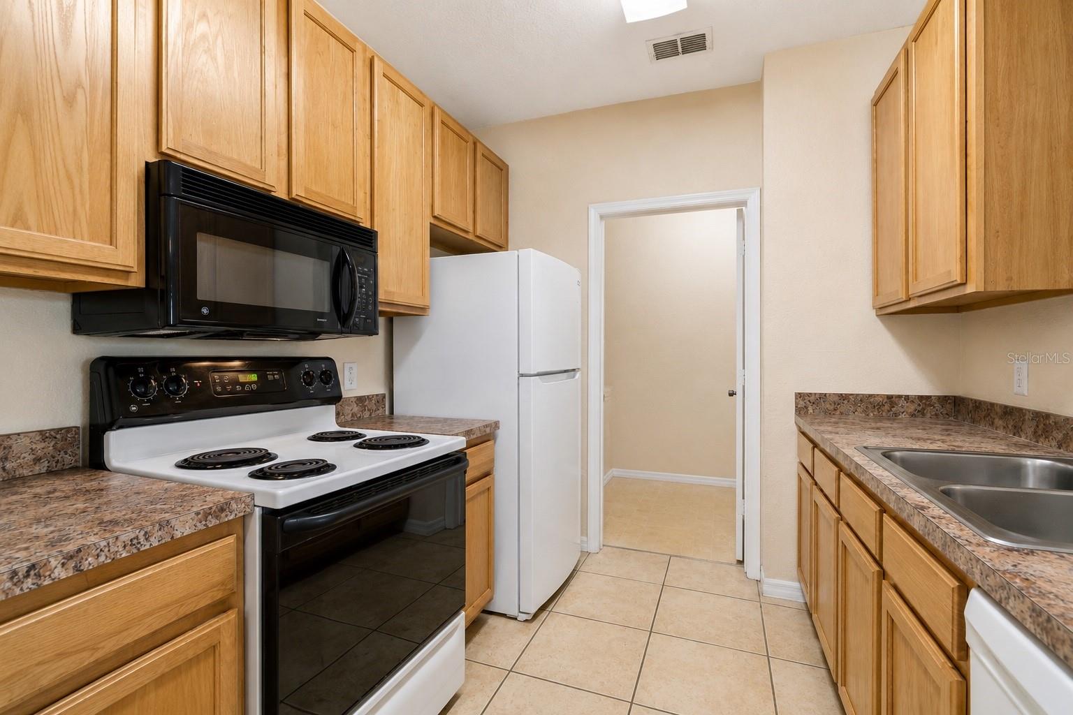 10203 COURTNEY PALMS BLVD #103 — photo 14