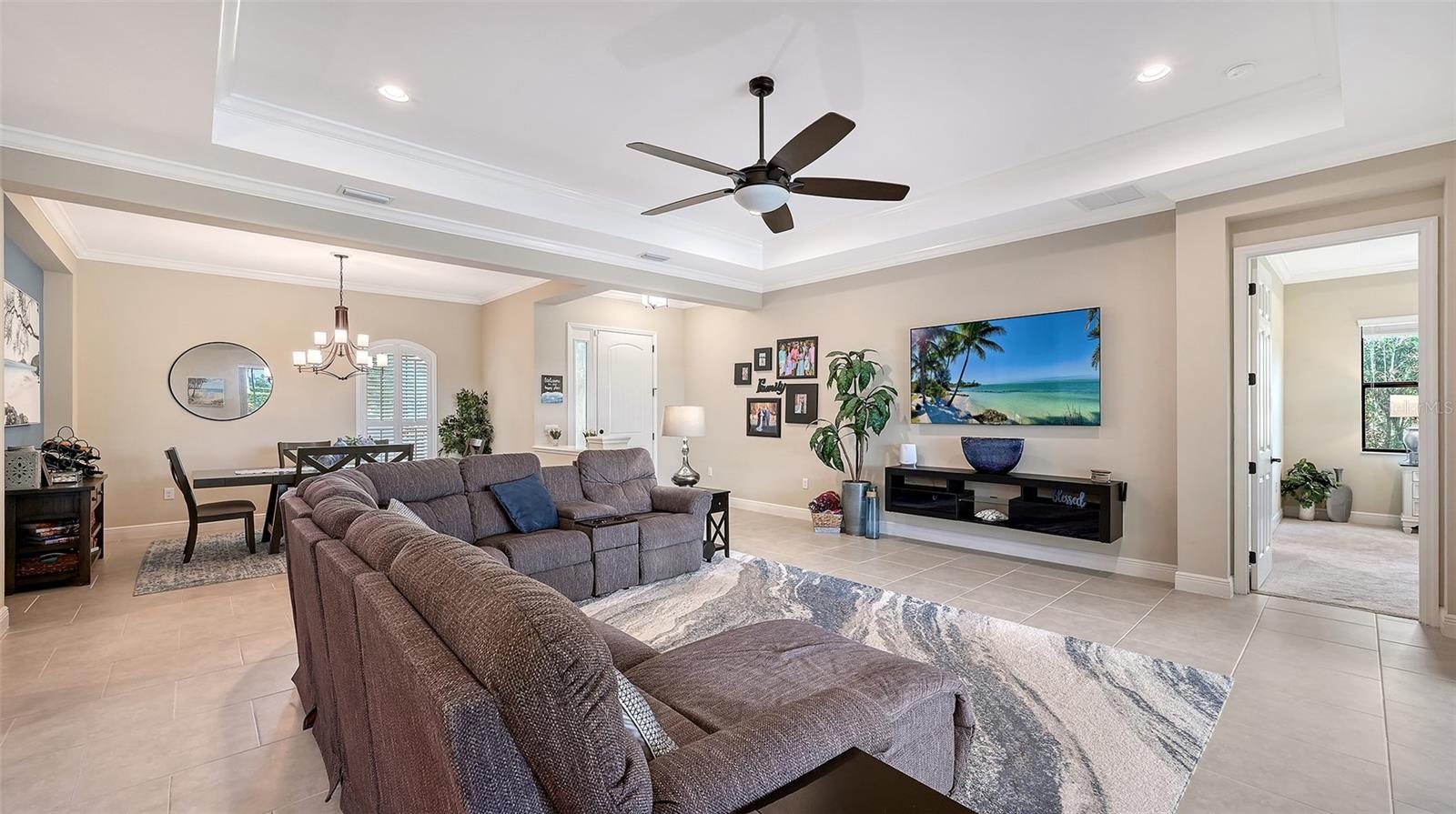 8215 LARKSPUR CIR — photo 15