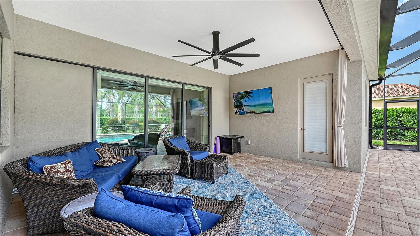 8215 LARKSPUR CIR — photo 43