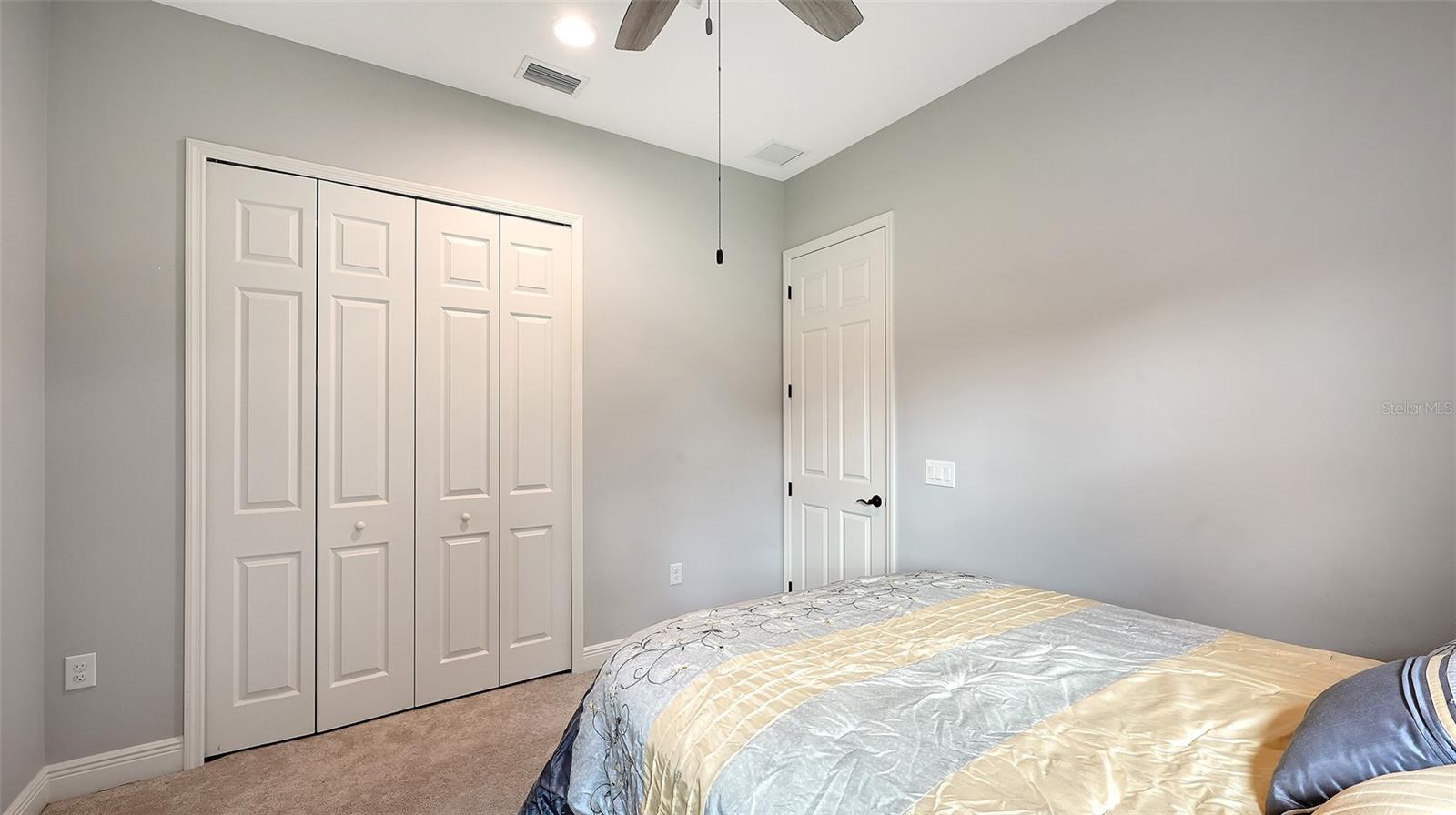 8215 LARKSPUR CIR — photo 28