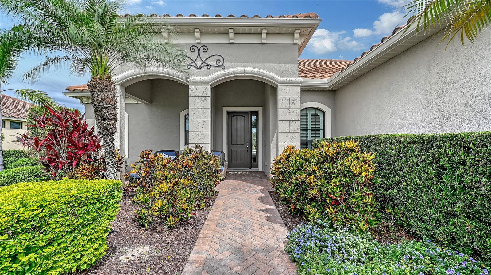 8215 LARKSPUR CIR — photo 3