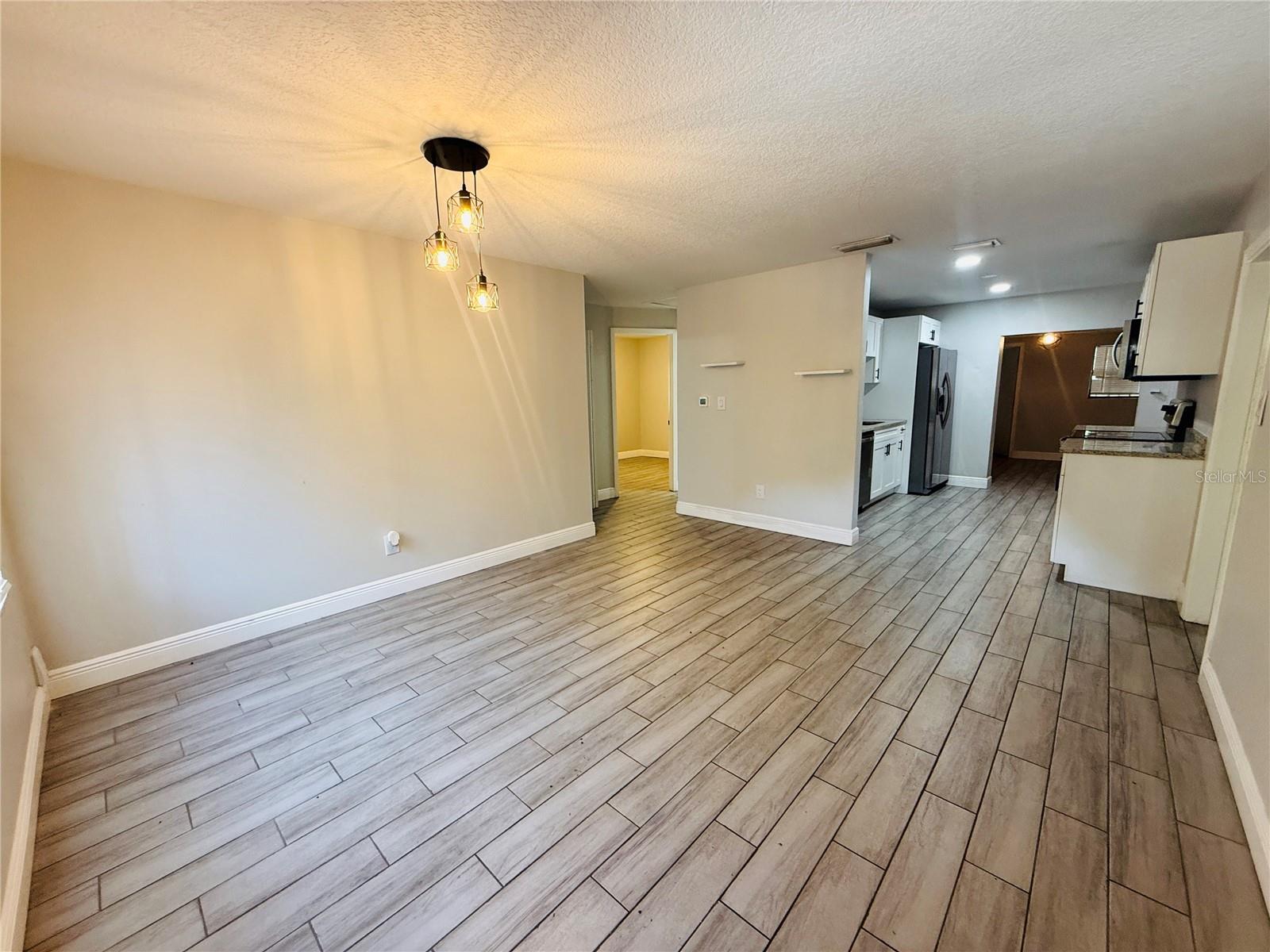 4203 E YUKON ST — photo 3