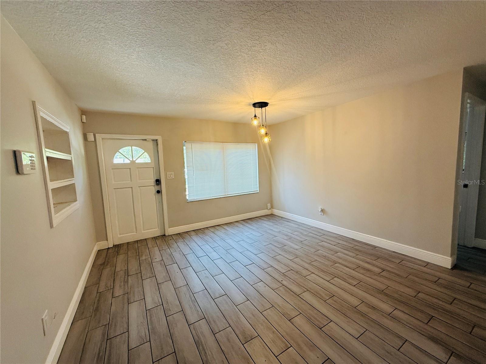 4203 E YUKON ST — photo 4