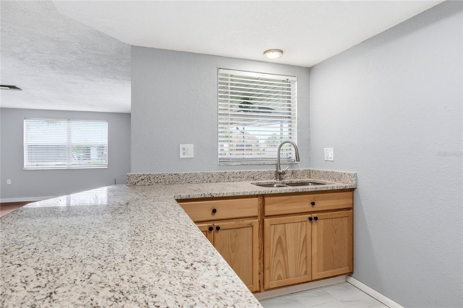 7328 MAKO DR — photo 11