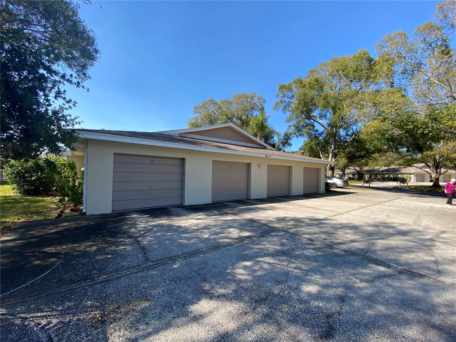 1059 DUNROBIN DR #B — photo 4