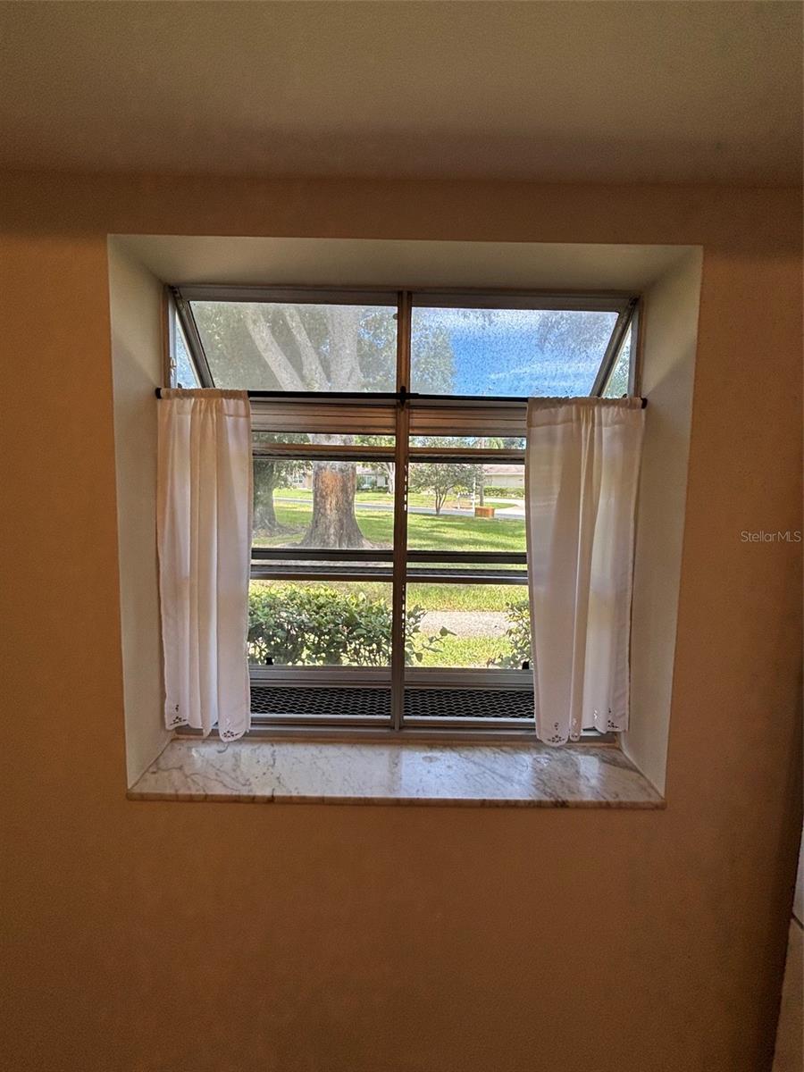 1059 DUNROBIN DR #B — photo 9