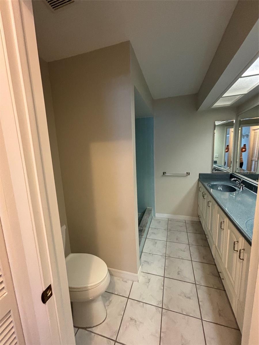 1059 DUNROBIN DR #B — photo 25