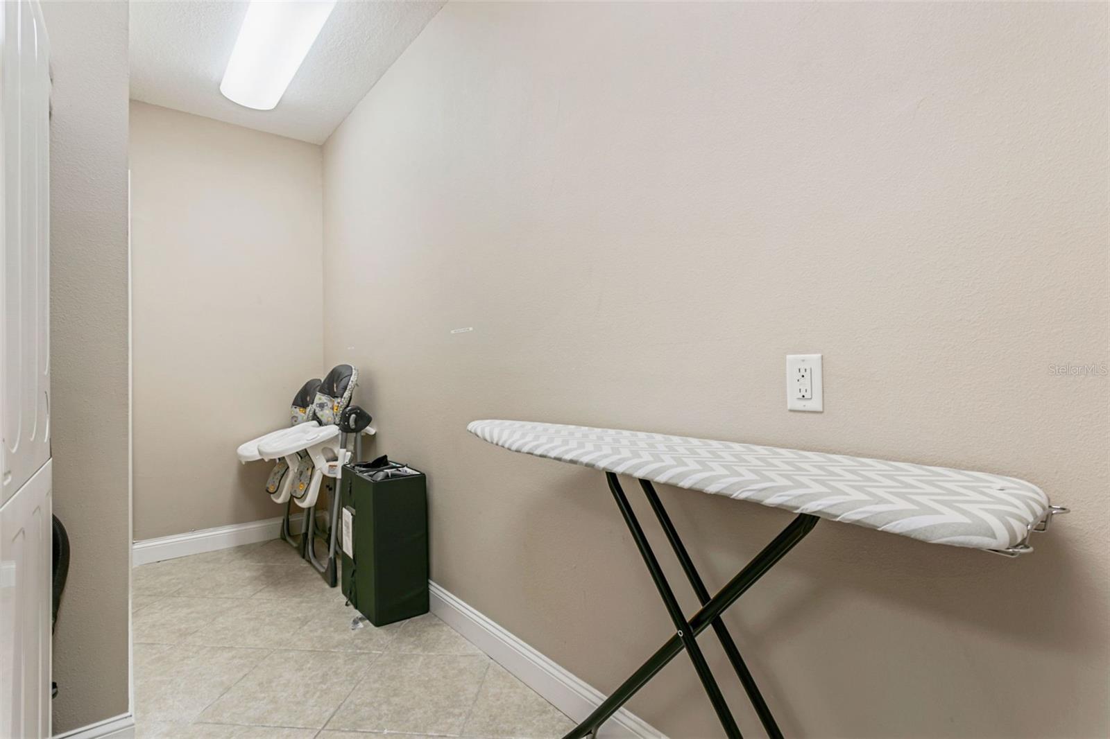 4915 TROYDALE RD — photo 73
