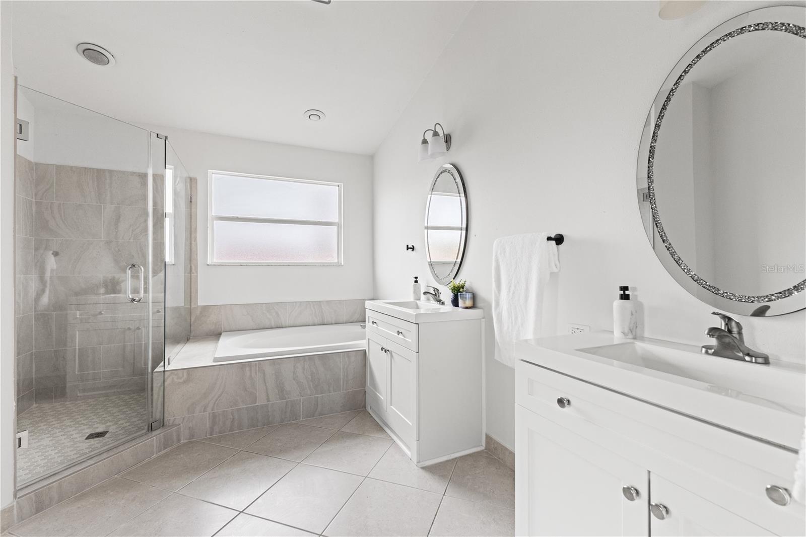 11503 WHISPERING HOLLOW DR — photo 31