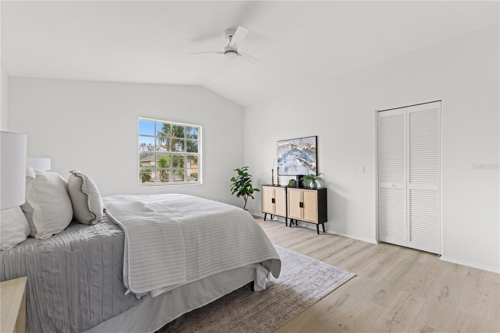 11503 WHISPERING HOLLOW DR — photo 8