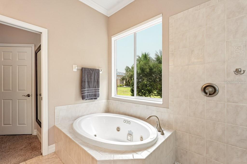 6615 BUTLERS CREST DR — photo 18