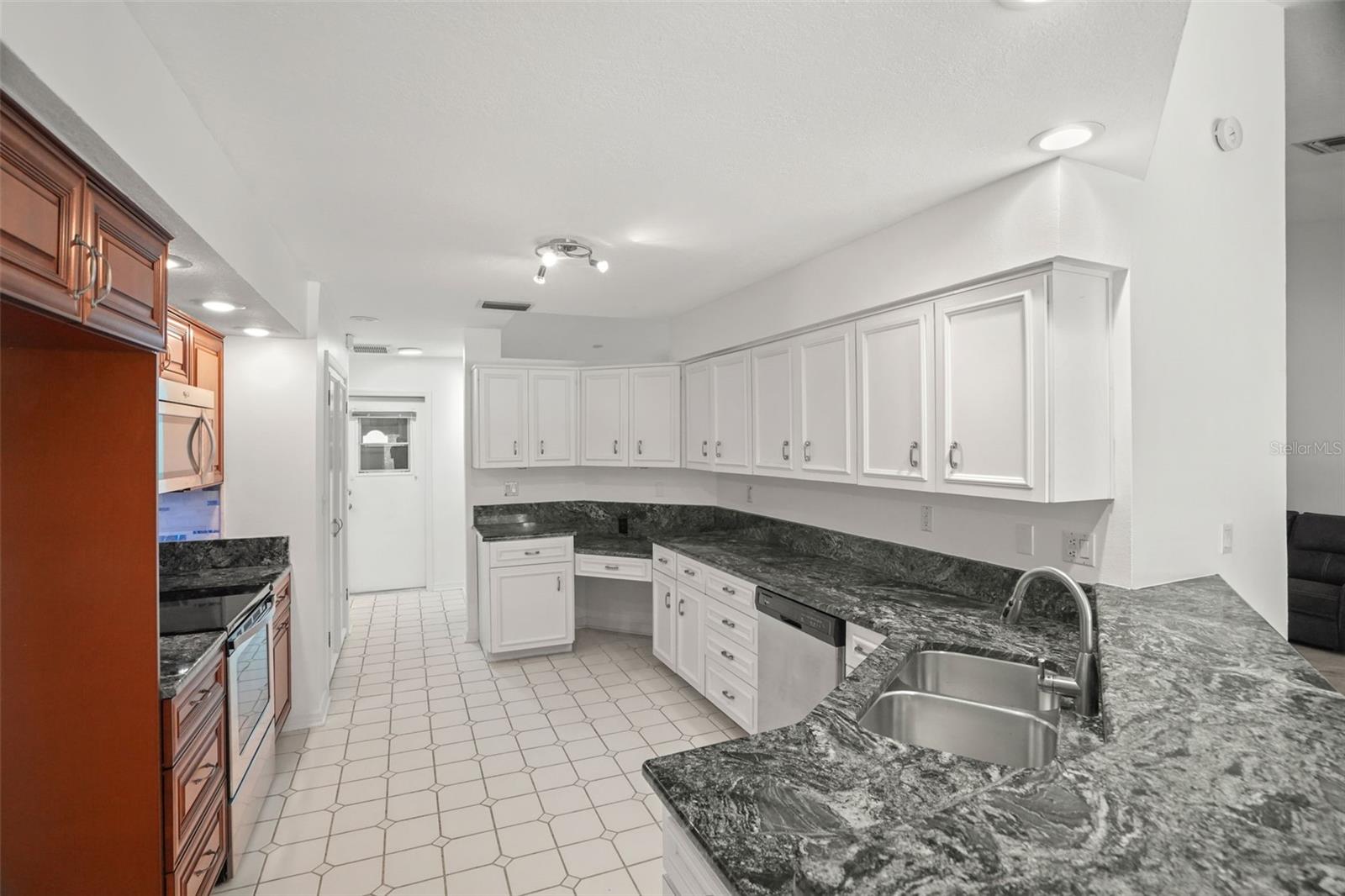 8020 MOONLIGHT LN — photo 13