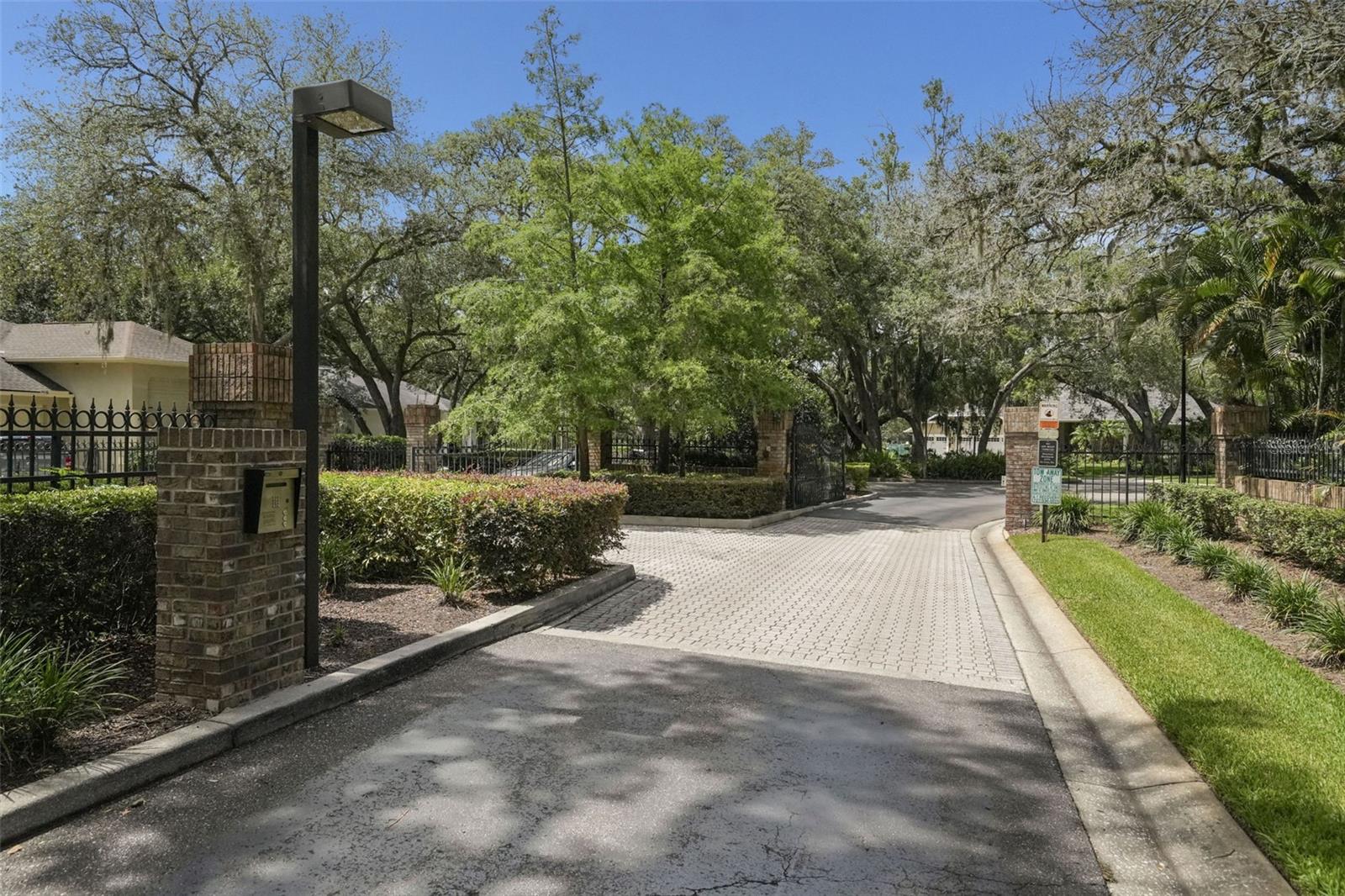 8020 MOONLIGHT LN — photo 22