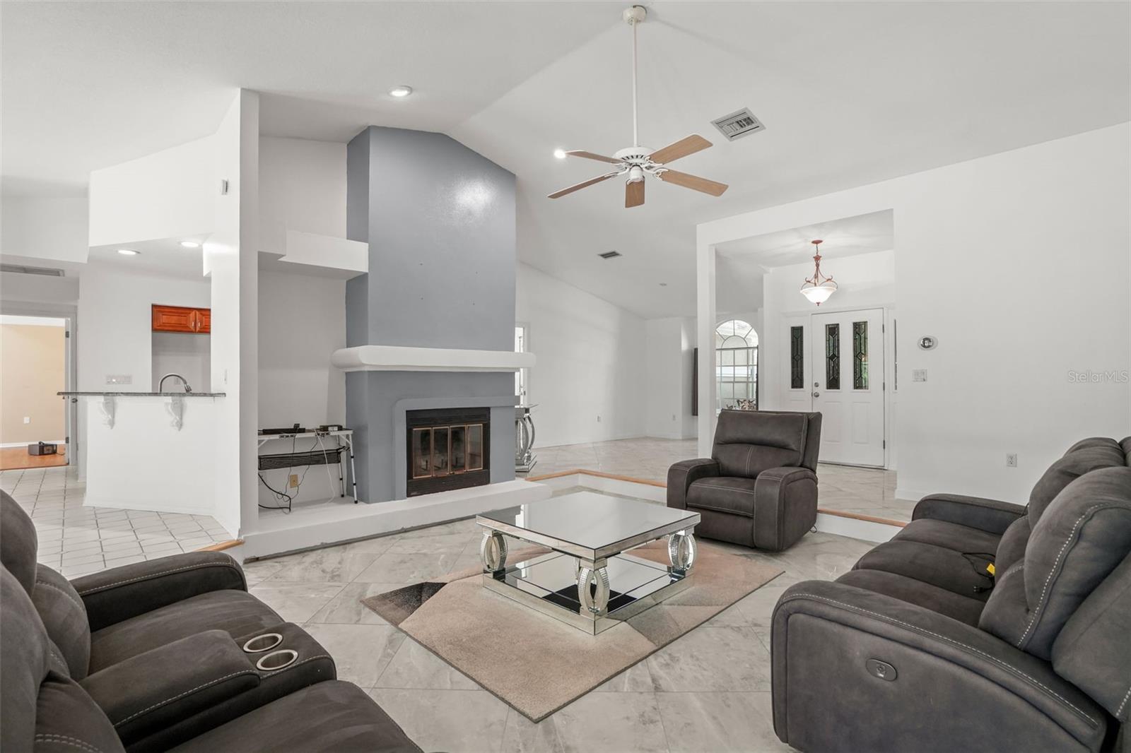 8020 MOONLIGHT LN — photo 4