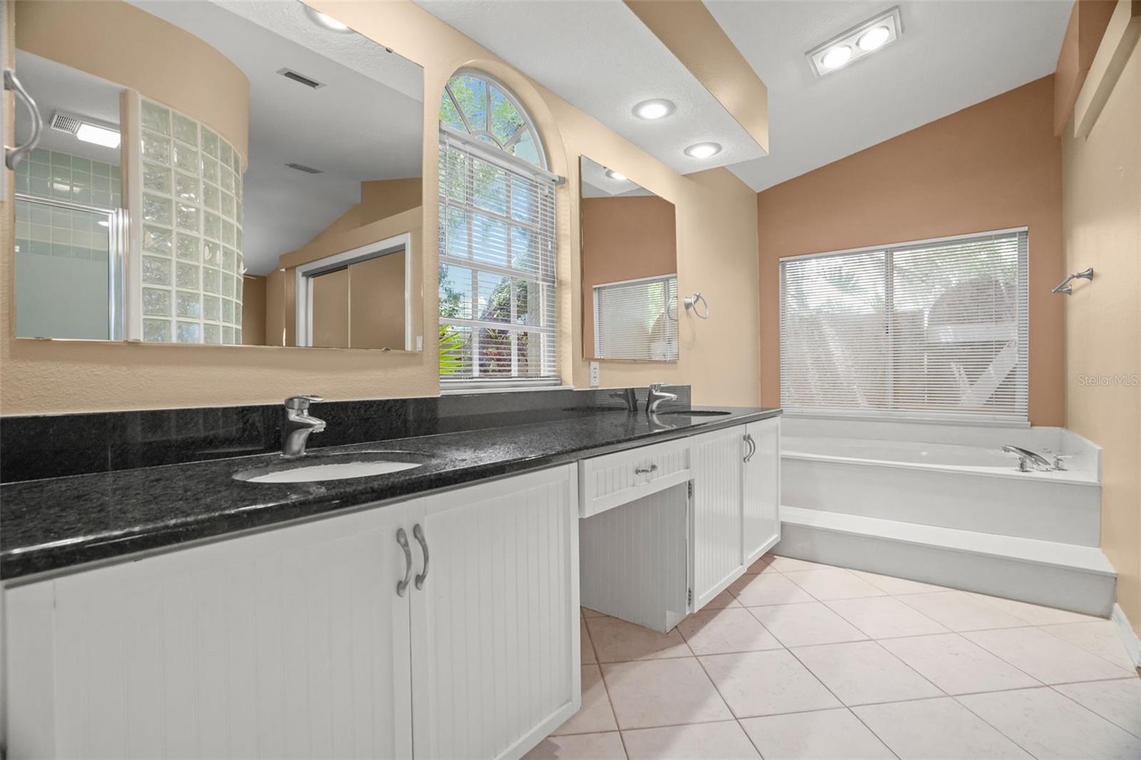 8020 MOONLIGHT LN — photo 10