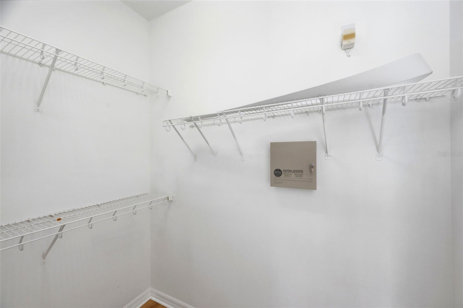 6611 CHICKADEE LN — photo 31