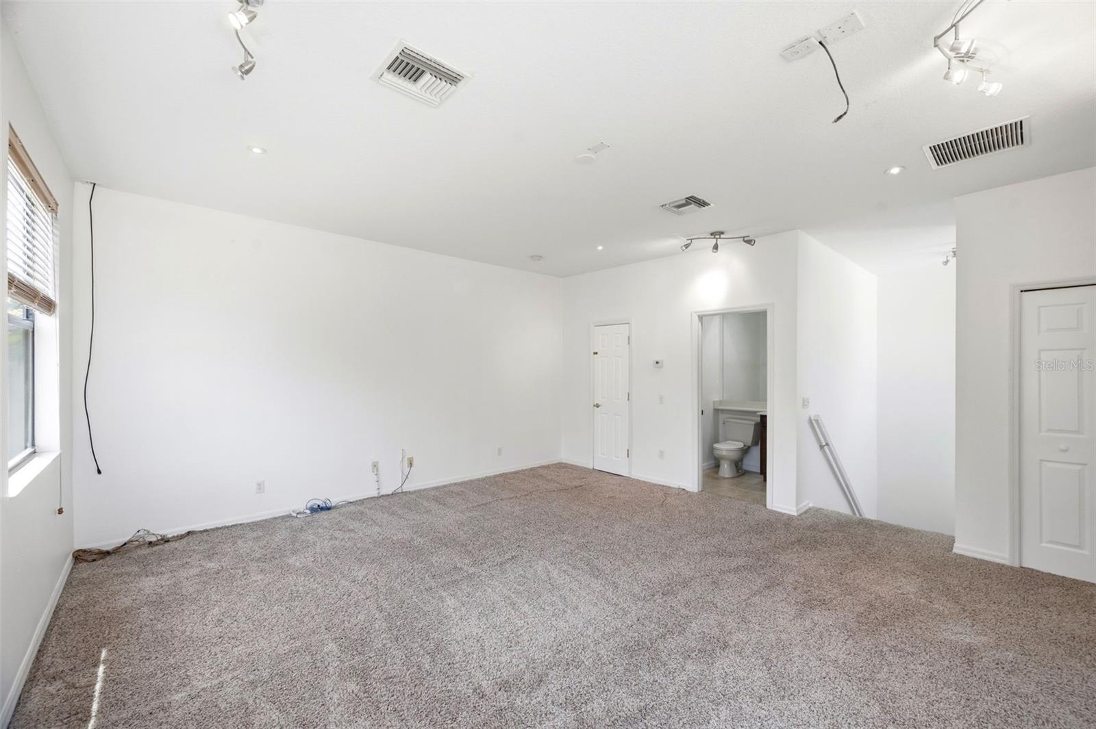 6611 CHICKADEE LN — photo 60
